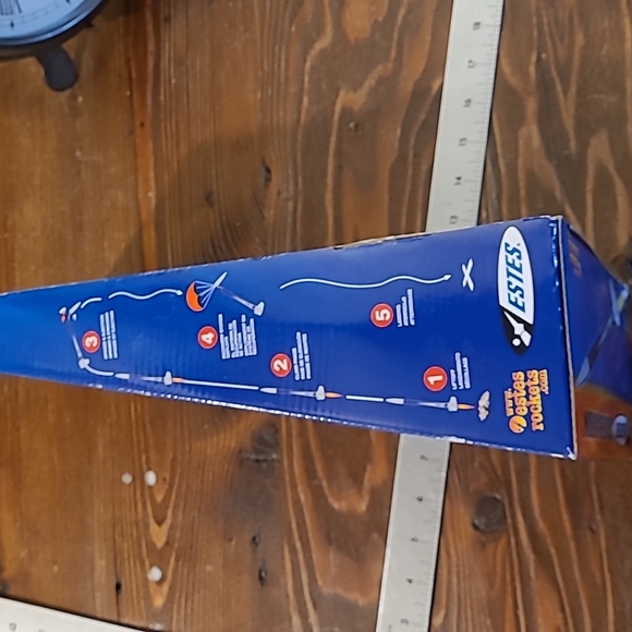 Estes Silver Arrow Launch rocket Set NWT - Picture 3 of 15